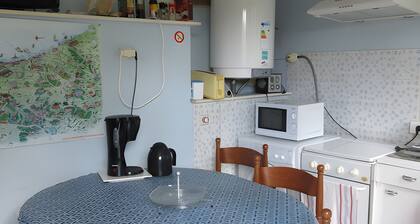 Gästezimmer 'Chambre Lecarpentier - Pensée' mit gemeinsamer Terrasse, gemeinsamem Garten und WLAN