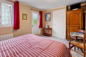 1 chambre, fer et planche à repasser, Wi-Fi, draps fournis