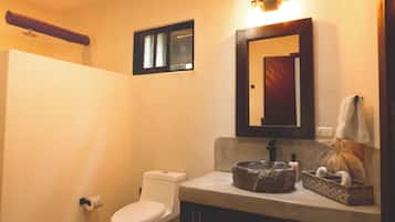 Luxury Villa, Lagoon View | Bathroom | Shower, free toiletries, hair dryer, towels