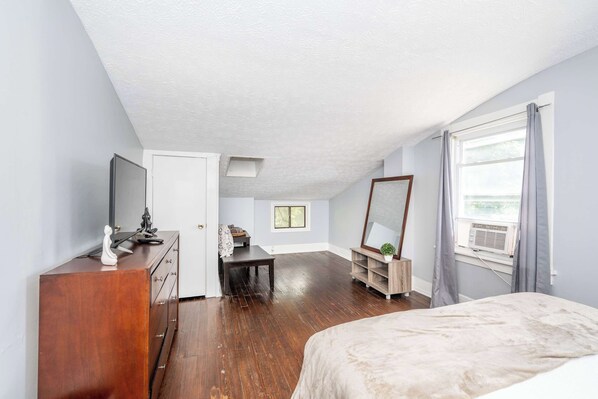 2 habitaciones, decoración personalizada y muebles diferentes