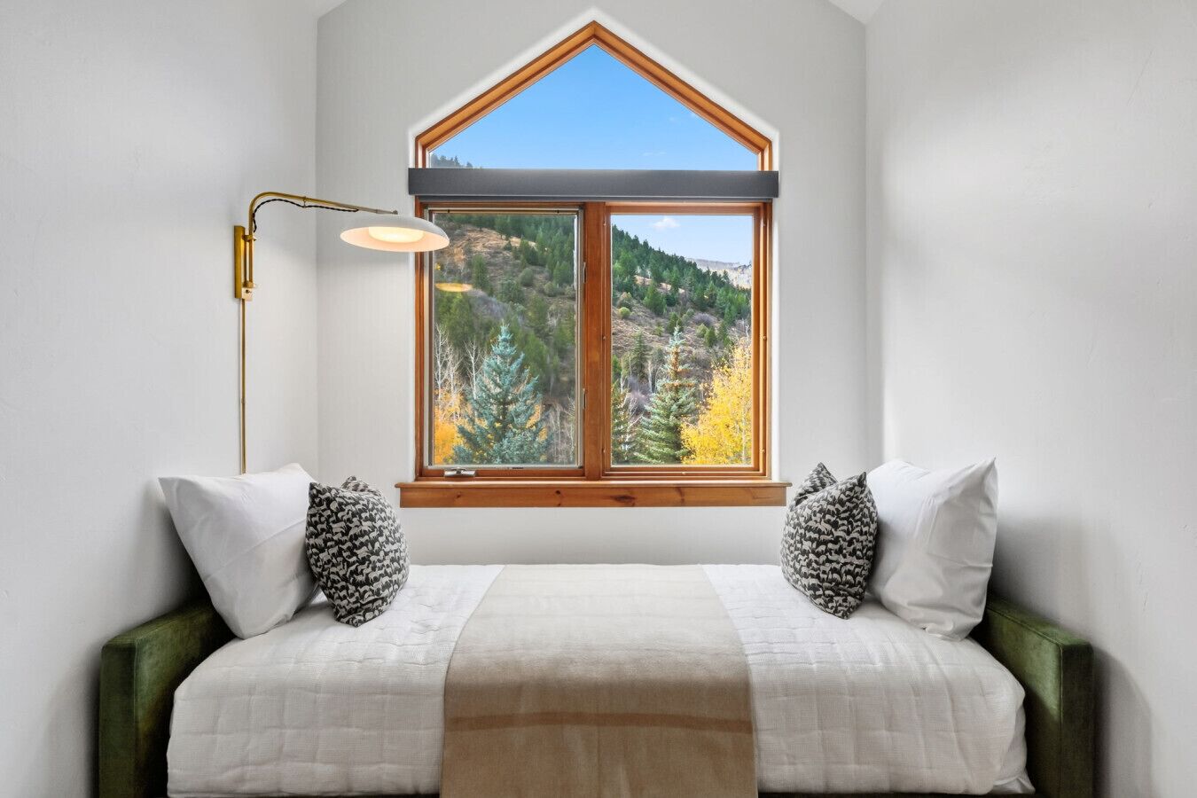 3 habitaciones, tabla de planchar con plancha, cuna de viaje y wifi 