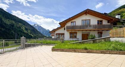 Appartement 'Cà Vermigliana' avec vue sur le lac, terrasse privée et Wi-Fi