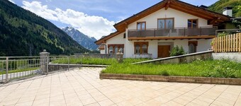 Apartment 'Cà Vermigliana' with Lake View, Private Terrace and Wi-Fi