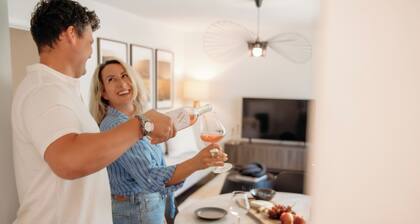 *New 2BR King Bed Home I Fire Pit I Backyard I BBQ I Parking I Near P.E.C.