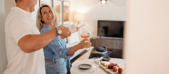 2BR Retreat | Sauna, Fire Pit | BBQ + Quiet Stay