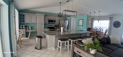 Villa Agualinda canal home with heated pool