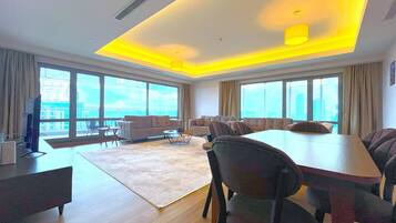 Iron/ironing board, free WiFi