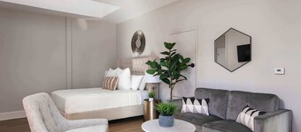 Explore Gaslamp in this Trendy 2BR | Sleeps 5!