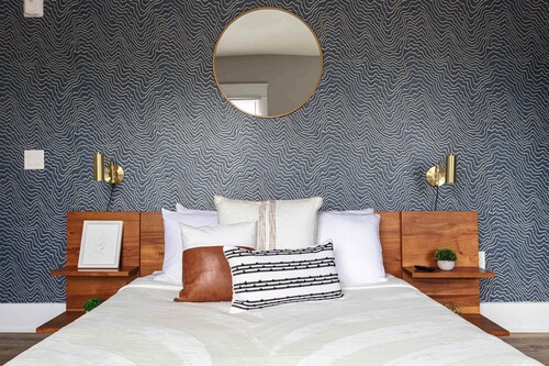 Stylish Hotel Studio | Full Kitchen | Near Petco!