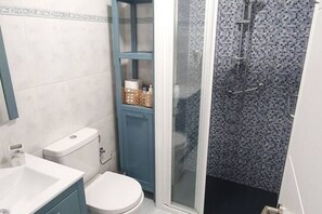 Shower, towels