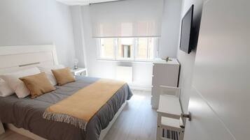 2 bedrooms, iron/ironing board, WiFi (free), bed sheets