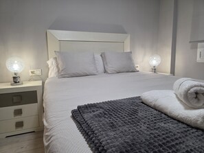 1 chambre, fer et planche Ă repasser, Wi-Fi gratuit, draps fournis