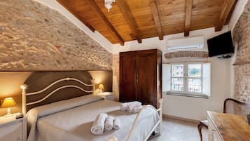 Fer et planche Ă repasser, Wi-Fi, draps fournis