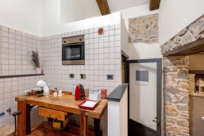 Private kitchen - Room 'Stanza Della Musica' with Sea View, Shared Terrace and Wi-Fi (CERIALE)