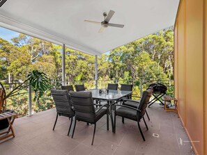 Outdoor dining - Walk-to-Beach Home with Bush Views|Carramar Dream (Lilli Pilli)