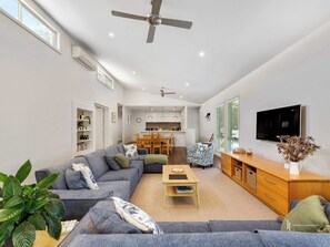 TV, offices - Walk-to-Beach Home with Bush Views|Carramar Dream (Lilli Pilli)