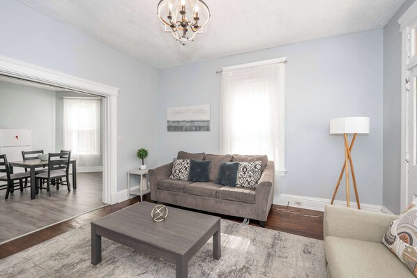 Apartment, 1 Queen Bed with Sofa bed, Patio, Garden View (Queen City Suites 1) | Living area