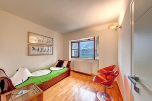 Bügeleisen/Bügelbrett, WLAN, Bettwäsche