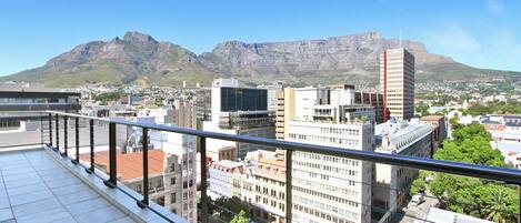 Cobertura luxo, varanda, vista para a cidade | Sacada