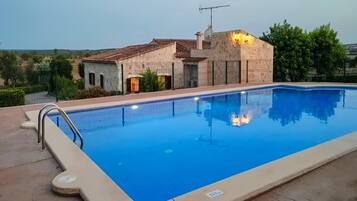 Rumah | Kolam renang | Kolam renang indoor dan kolam renang outdoor