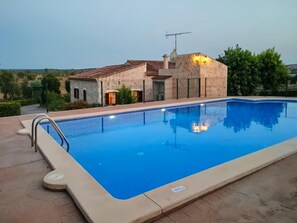 Casa | Alberca | Alberca techada y alberca al aire libre