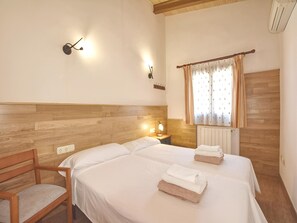 Rumah | 6 kamar tidur dan setrika/meja setrika