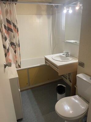 Towels, soap, toilet paper