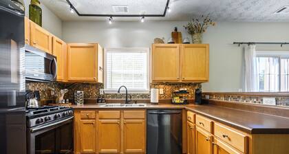 1431 Bay Overlook Dr, Woodstock