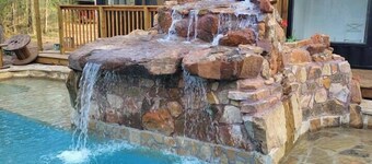 Waterfront Retreat - Fishing, BBQ & S`more