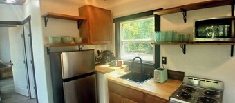 Waterfront Retreat - Fishing, BBQ & S`more