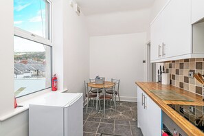 Basic Apartment | Private kitchen - Two Bedroom Apartment by Guestz (Colwyn Bay)