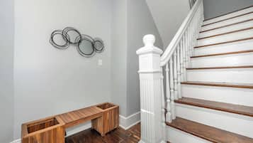 House, Multiple Beds, Patio, Garden View (Queen City Suites) | Interior