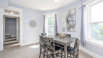 House, Multiple Beds, Patio, Garden View (Queen City Suites) | Dining
