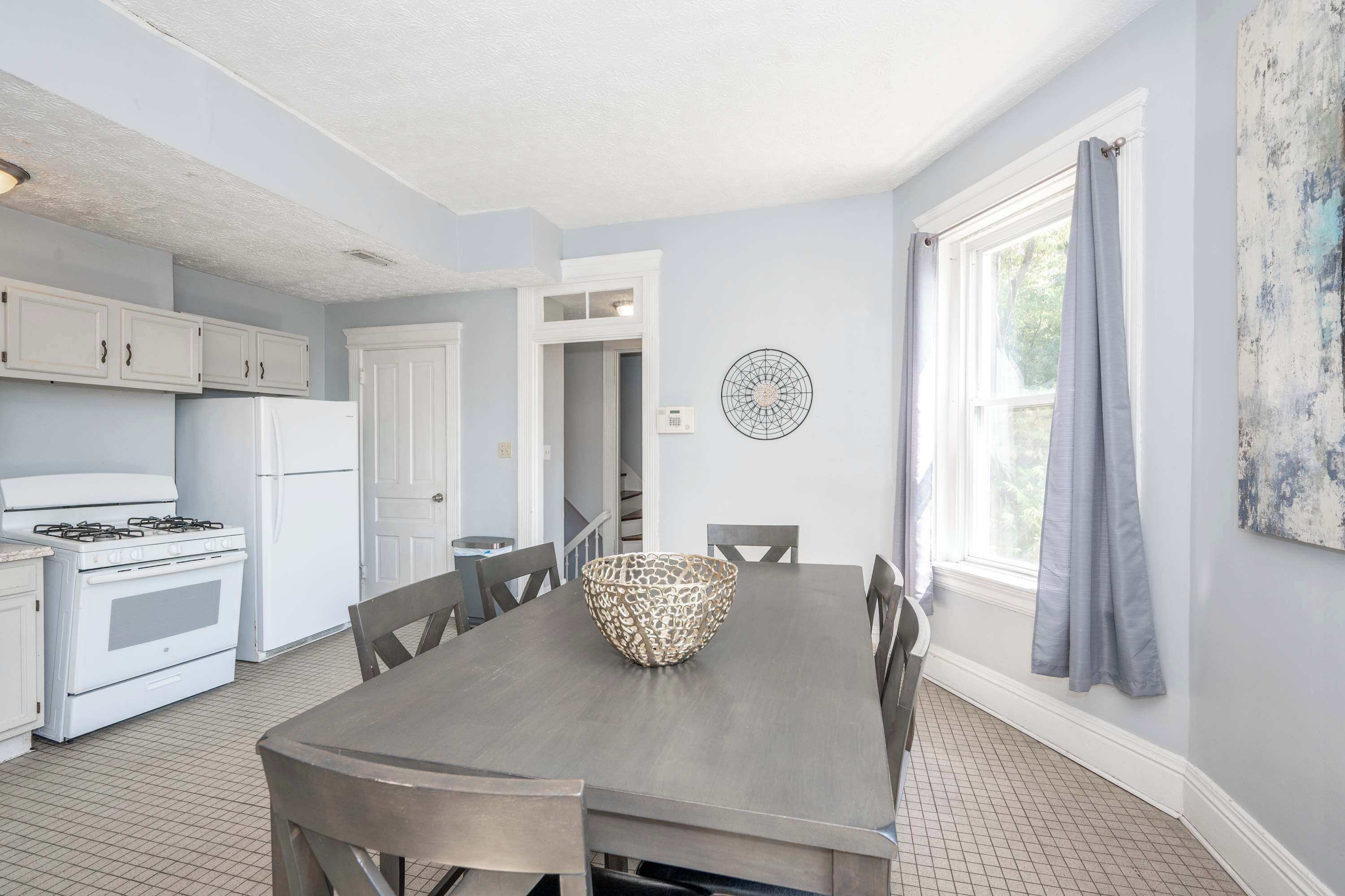 Ferienhaus, Mehrere Betten, Terrasse, Gartenblick (Queen City Suites) | Speisen