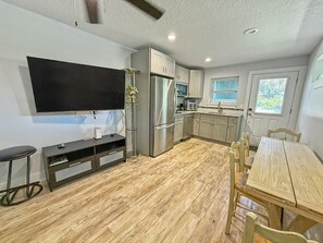 Four à micro-ondes, lave-vaisselle