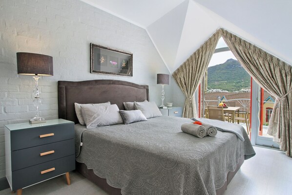 Departamento clásico, 2 habitaciones, balcón, vista a la playa | Cortinas blackout, tabla de planchar con plancha y wifi gratis 