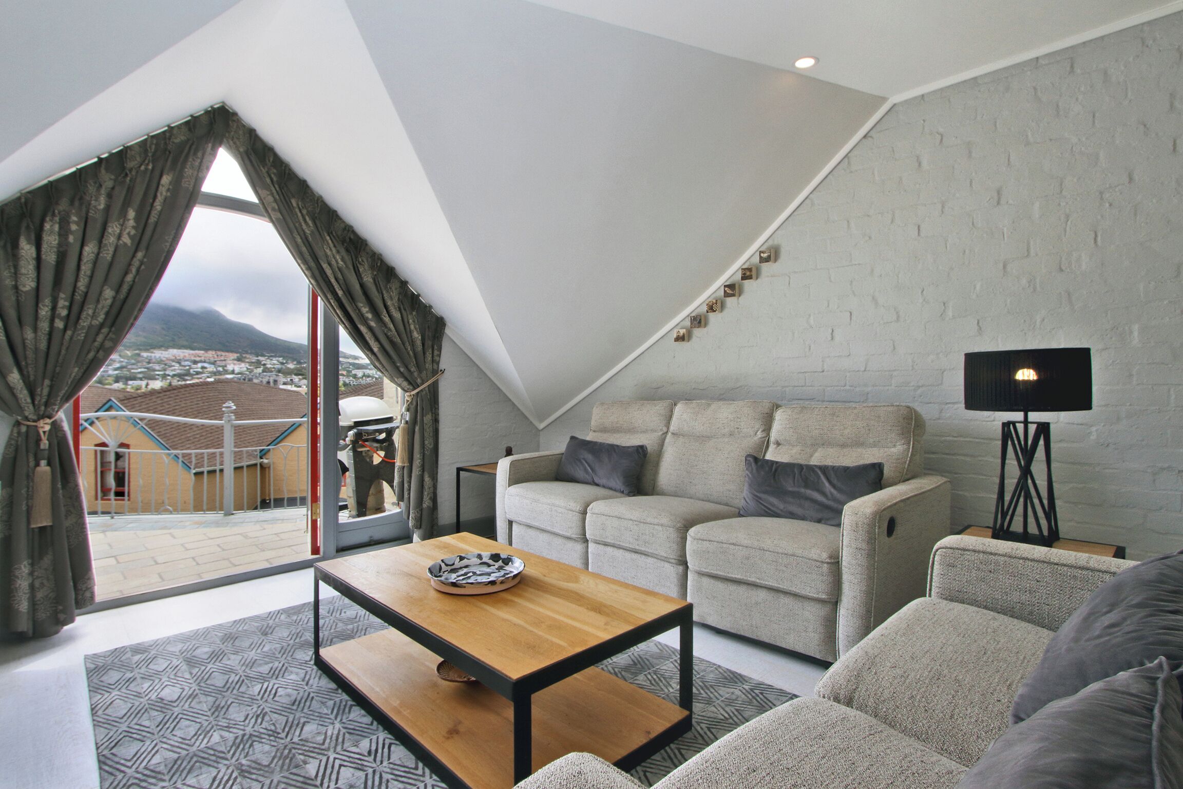 Classic Apartment, 2 Bedrooms, Balcony, Beach View | Living area