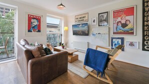 Unclassified image, 2 of 18, button - Bright London Apartment • 2 Beds • Modern • City & Canal Views • Parks & Market (London)