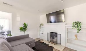 TV, fireplace