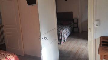 1 bedroom, WiFi, bed sheets