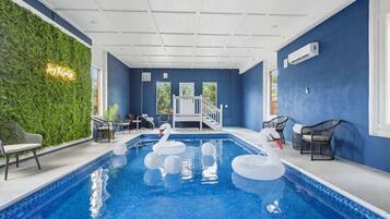 Innenpool, beheizter Pool