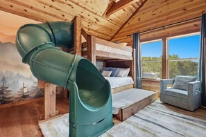 8 bedrooms, iron/ironing board, travel crib, WiFi