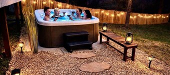 Wizard House + Hot Tub, Private Creek, Large Yard