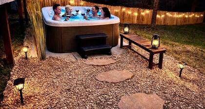 Wizard House + Hot Tub, Private Creek, Large Yard, EV Charge