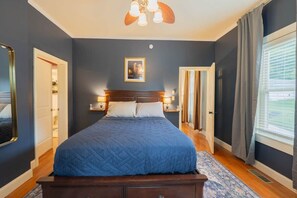 2 habitaciones, escritorio, tabla de planchar con plancha y wifi gratis 