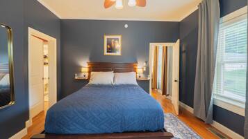 2 bedrooms, desk, iron/ironing board, free WiFi