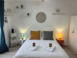 1 chambre, fer et planche Ă repasser, Wi-Fi, literie fournie