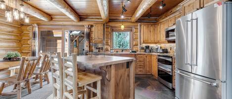 Frigorífic, microones, forn i placa de cuina