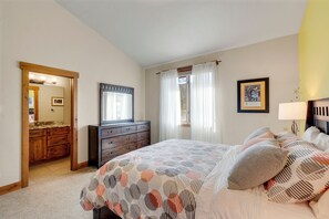 3 chambres, bureau, Wi-Fi gratuit, draps fournis