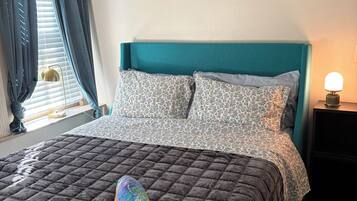 1 غرفة نوم وخدمة الإنترنت وملاءات أسرّة